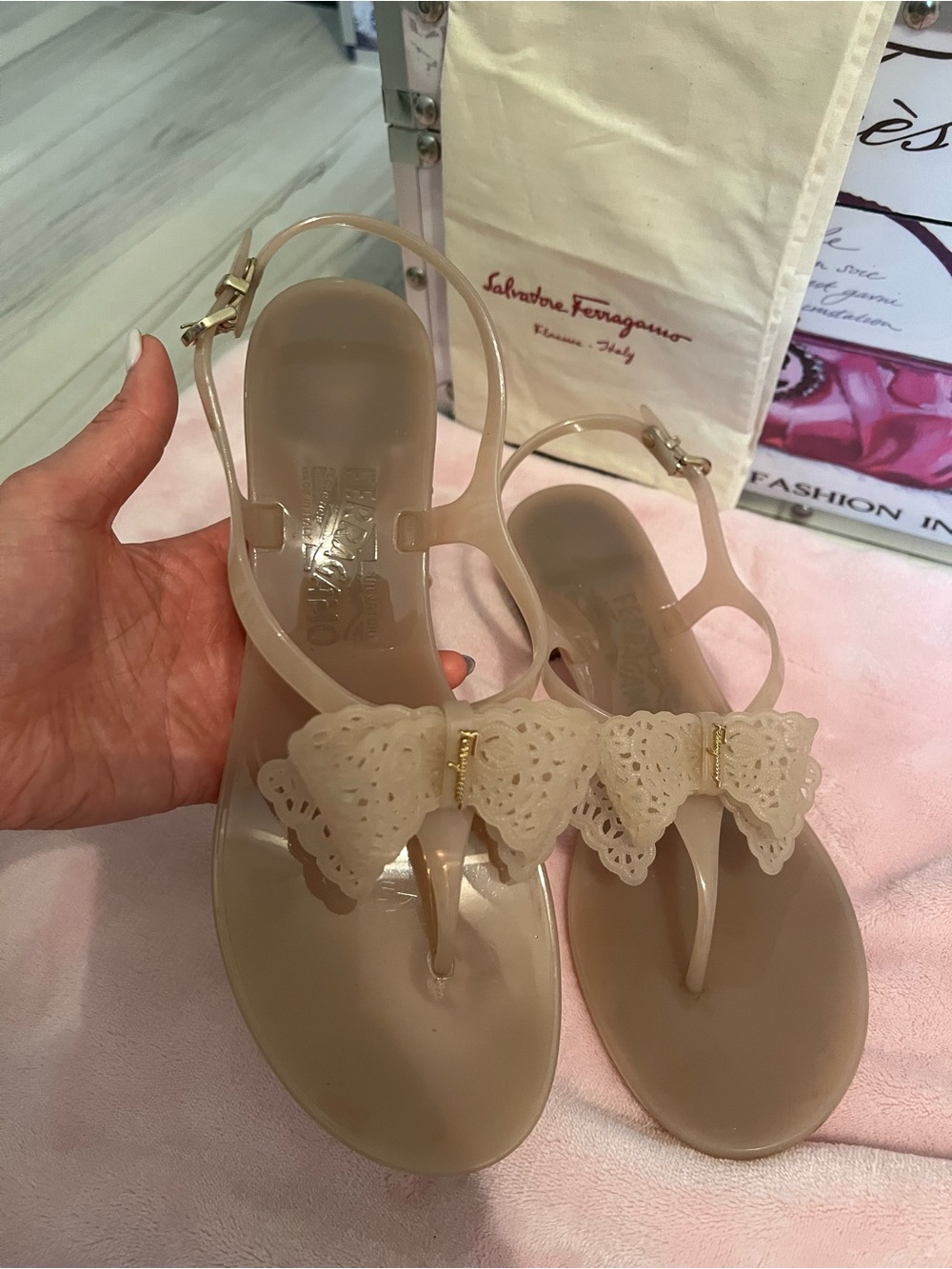 Salvatore Ferragamo Beige Bow Jelly Thong Sandals
